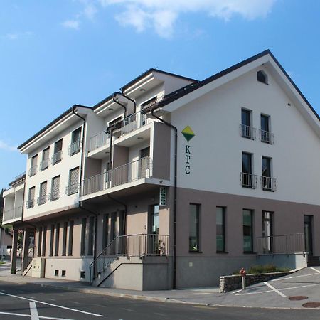 Hotel Oskar Hrib-Loski Potok Εξωτερικό φωτογραφία
