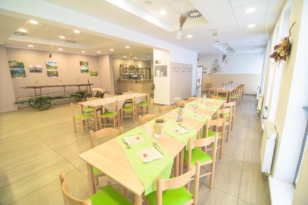 Hotel Oskar Hrib-Loski Potok Εξωτερικό φωτογραφία