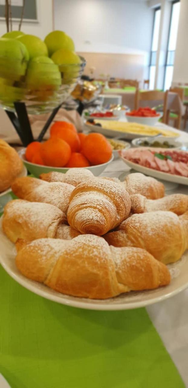 Hotel Oskar Hrib-Loski Potok Εξωτερικό φωτογραφία